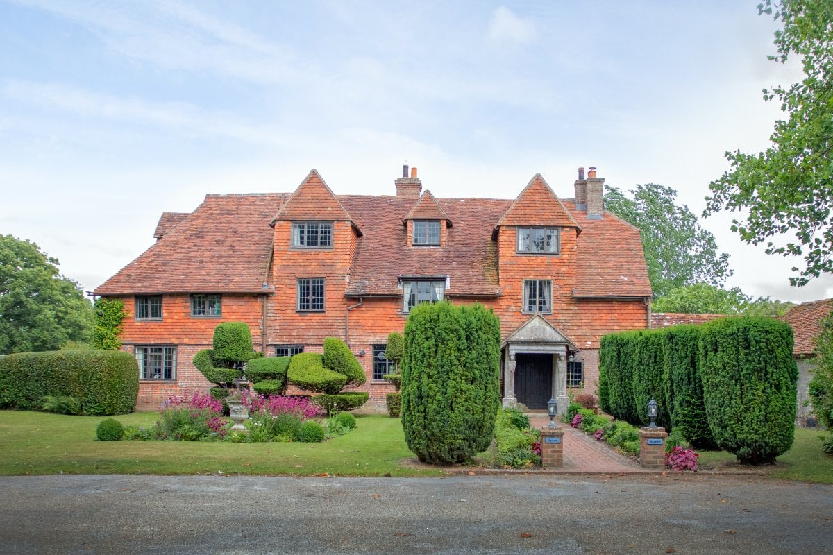 Pekes Manor House front